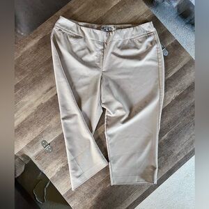 Women’s 22w Valerie Stevens Beige Cropped Dress Pants (unhemmed)